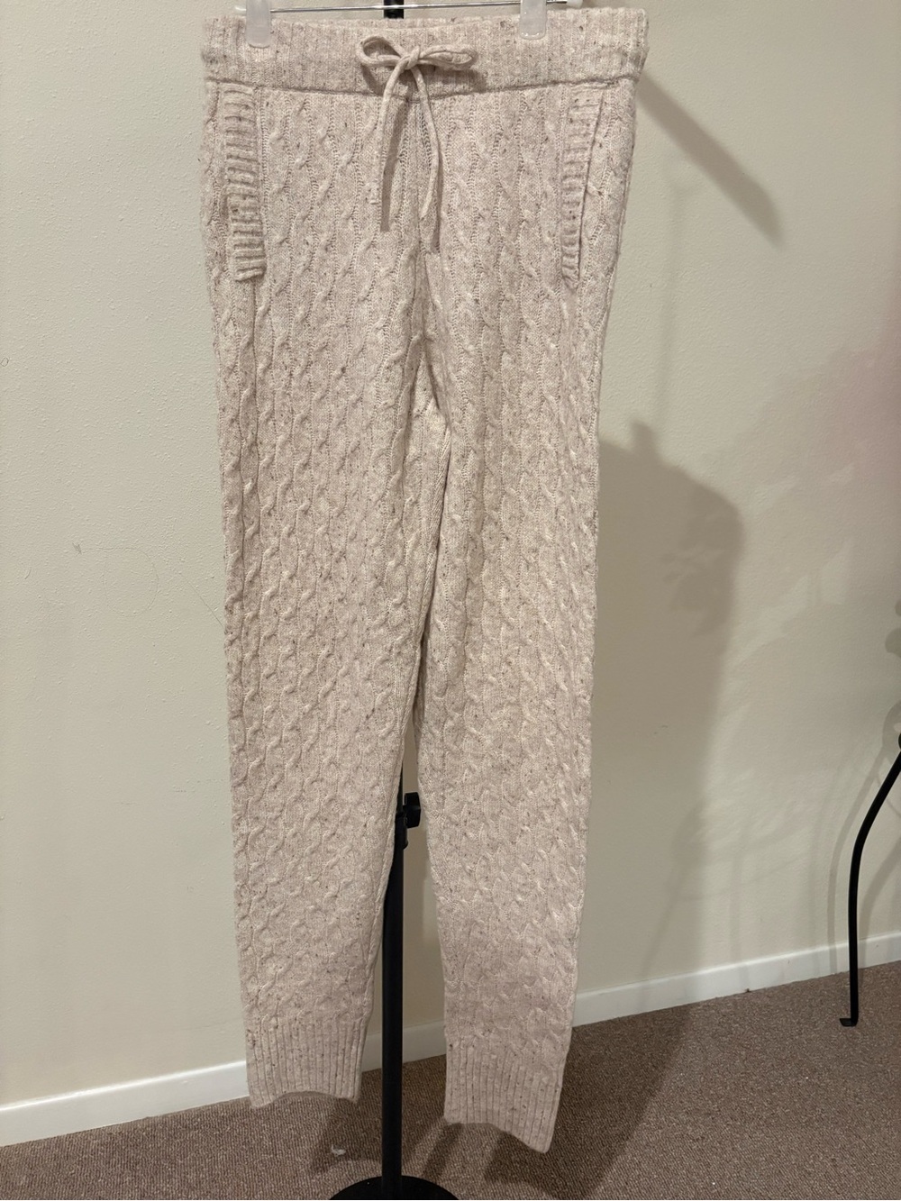 Auden Cable-Knit Drawstring Joggers in Cream XS
